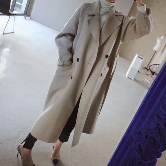 Chic Cashmere Coat with a Flirty Lapel Design