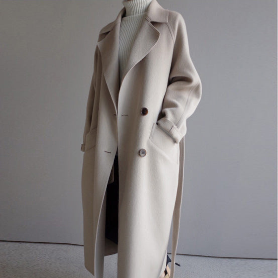 Chic Cashmere Coat with a Flirty Lapel Design
