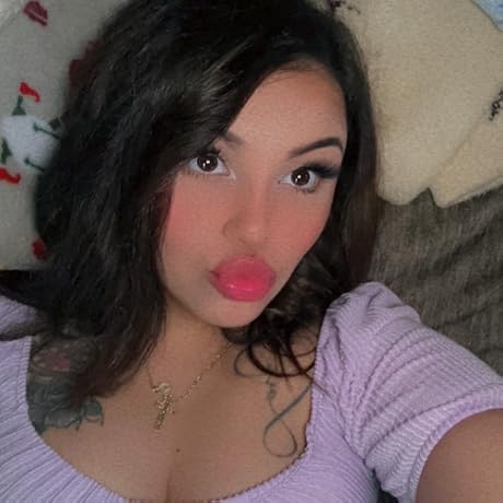 Jazmin loves this ring