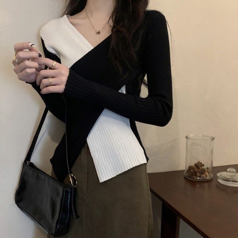 Queen Behaviour Knitted Sweater