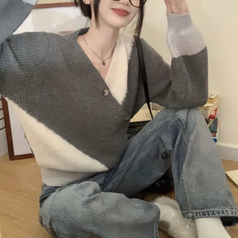 Creamy Gray   Patchwork V-neck Pullover with Long Sleeves