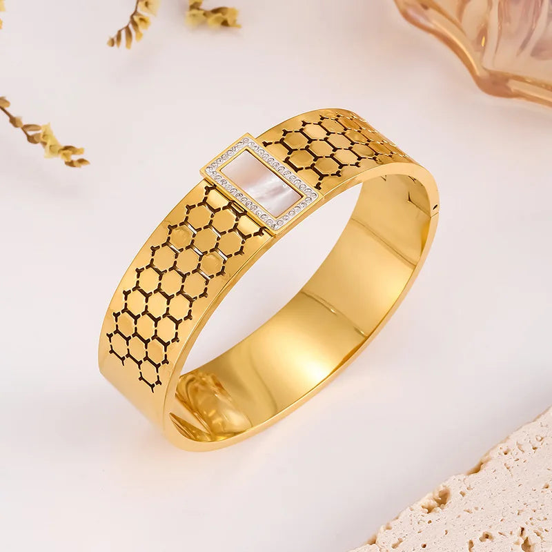 Sparkling Zircon Shell Cuff Bracelet