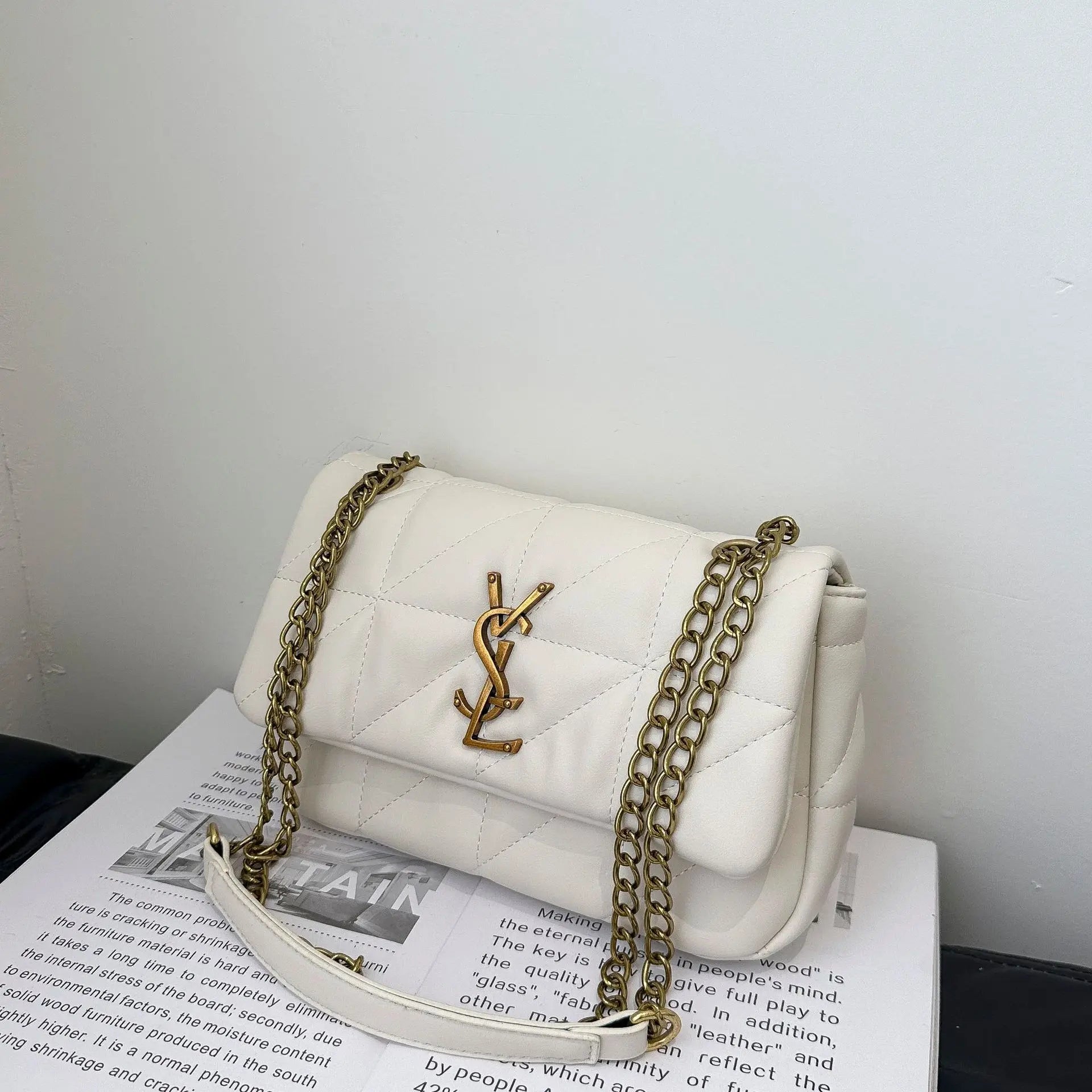 Luxury Handbag with  chic chain