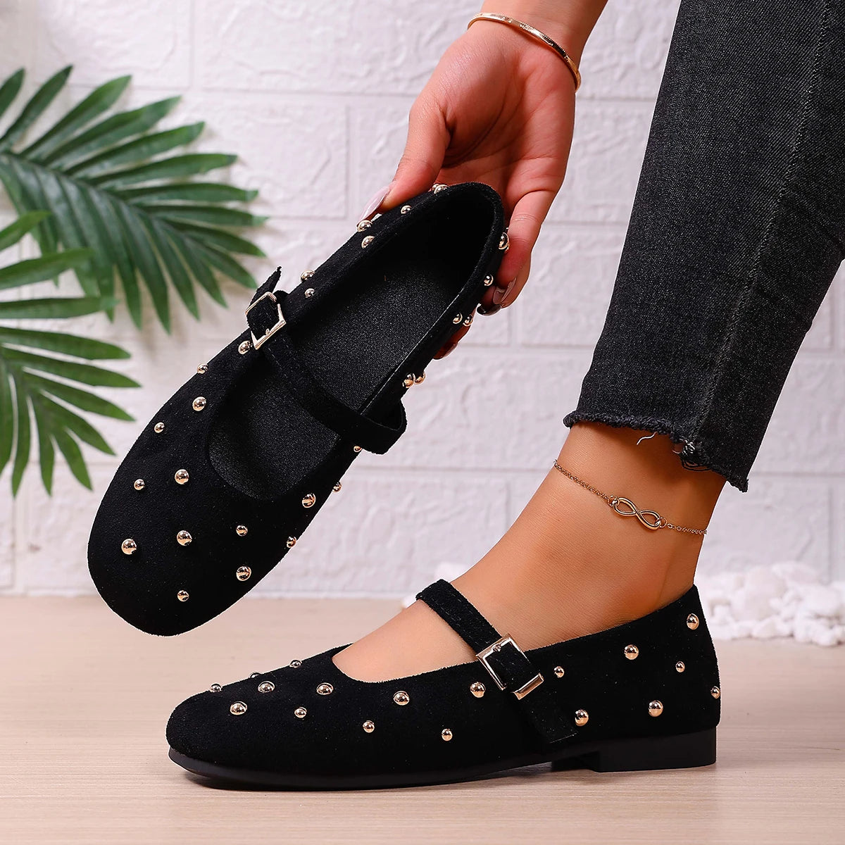 2026 Designer Metal Rivets Women's Flats fashion Faux Suede Soft Sole ballet shoes Buckle loafers Ladies shoes Mary Jane Shoes