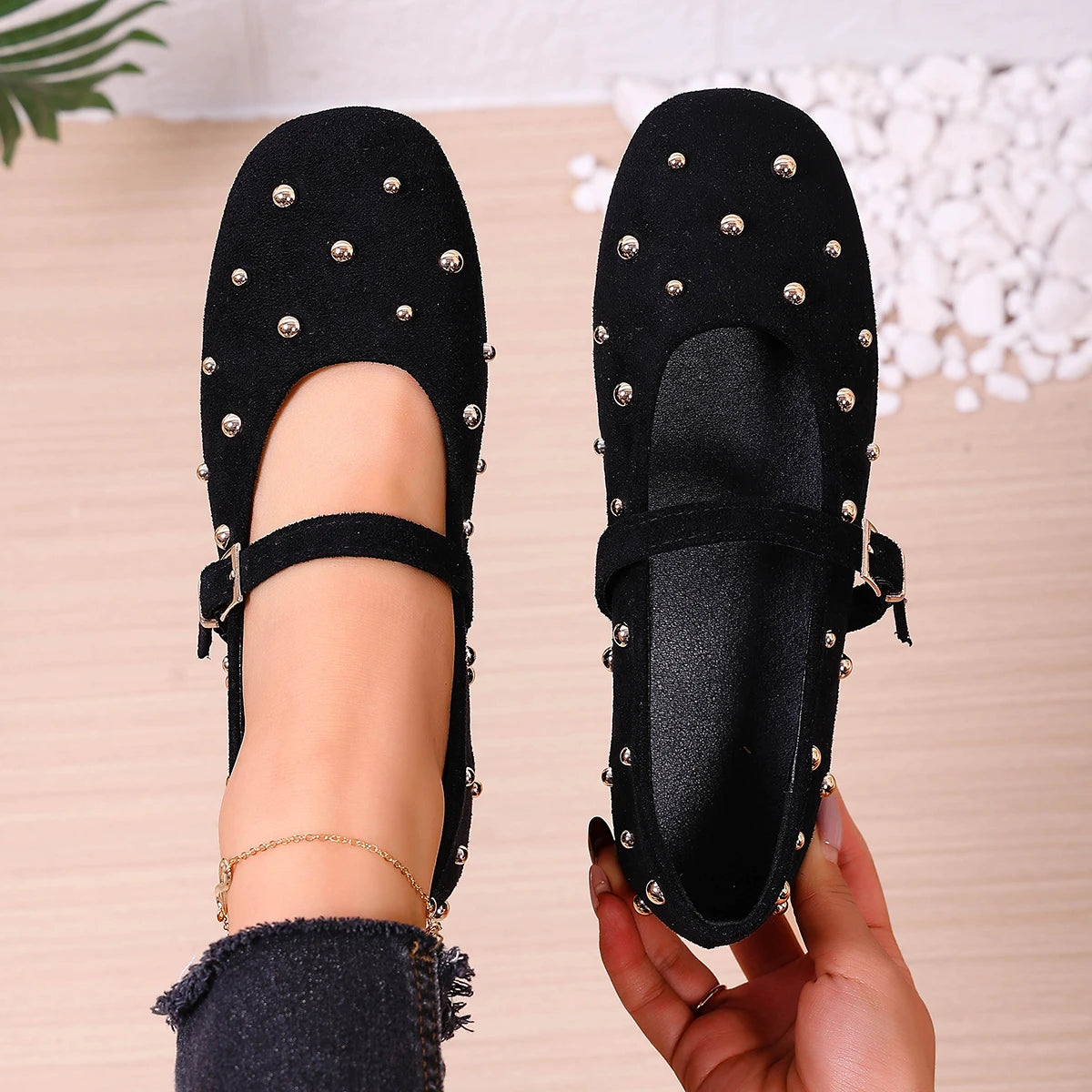2026 Designer Metal Rivets Women's Flats fashion Faux Suede Soft Sole ballet shoes Buckle loafers Ladies shoes Mary Jane Shoes