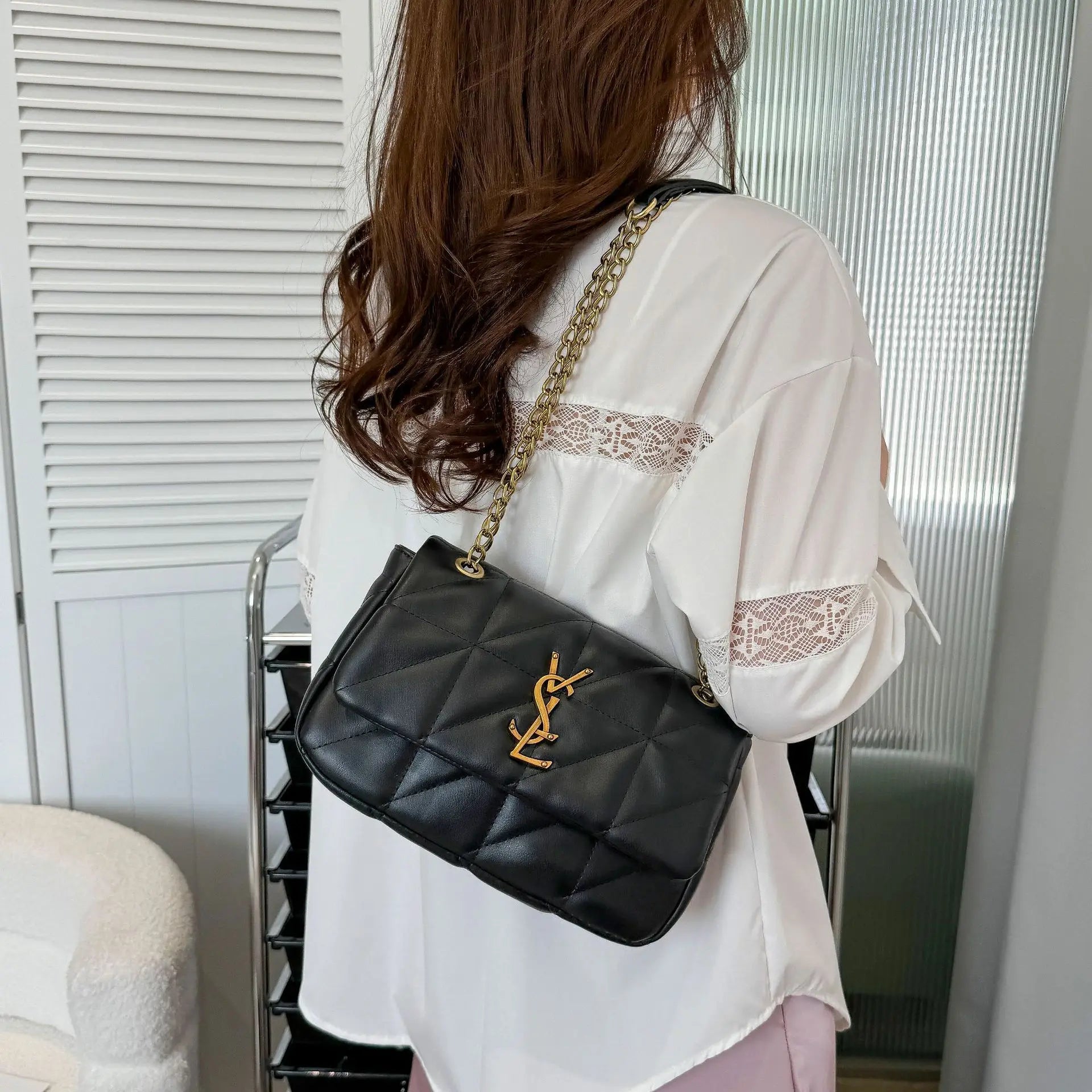 Luxury Handbag with  chic chain