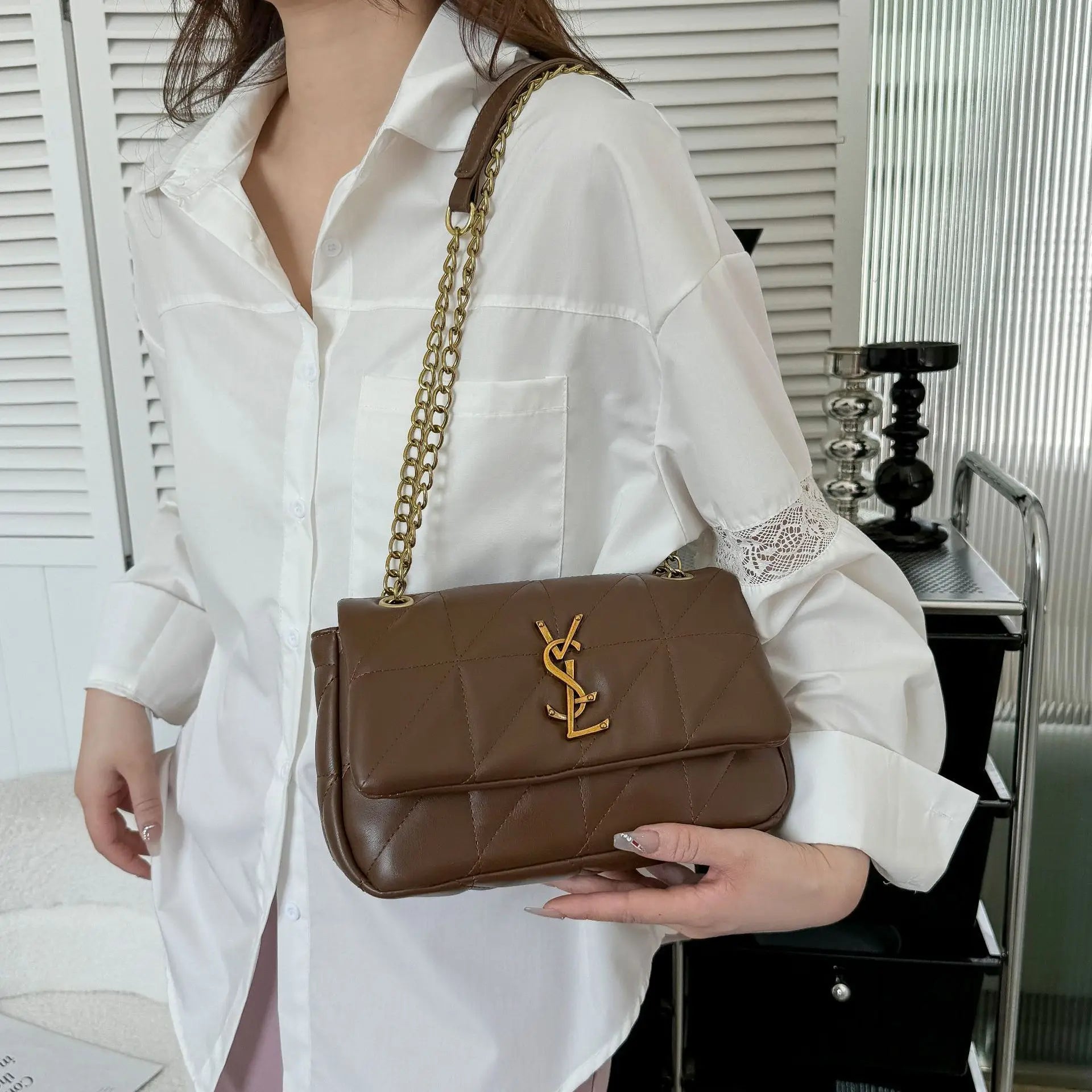 Luxury Handbag with  chic chain