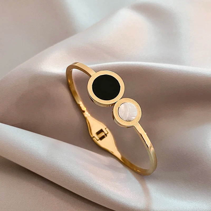 Round Roman Style Design Bracelet