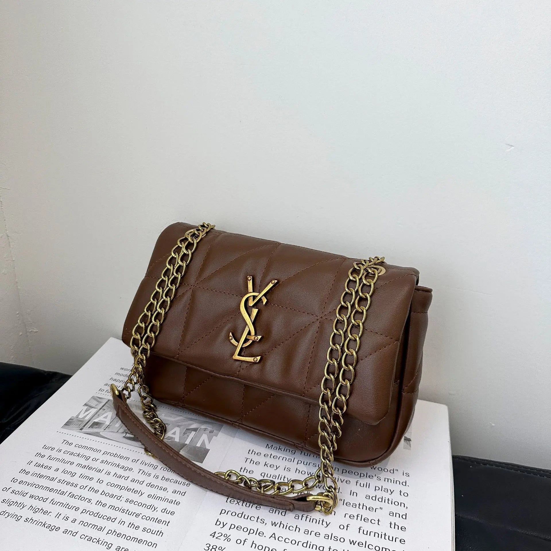 Luxury Handbag with  chic chain