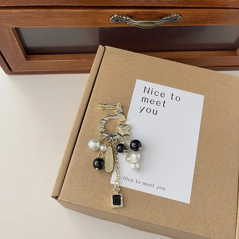 Black 5 Flower Tassel Pearl Pins Broach