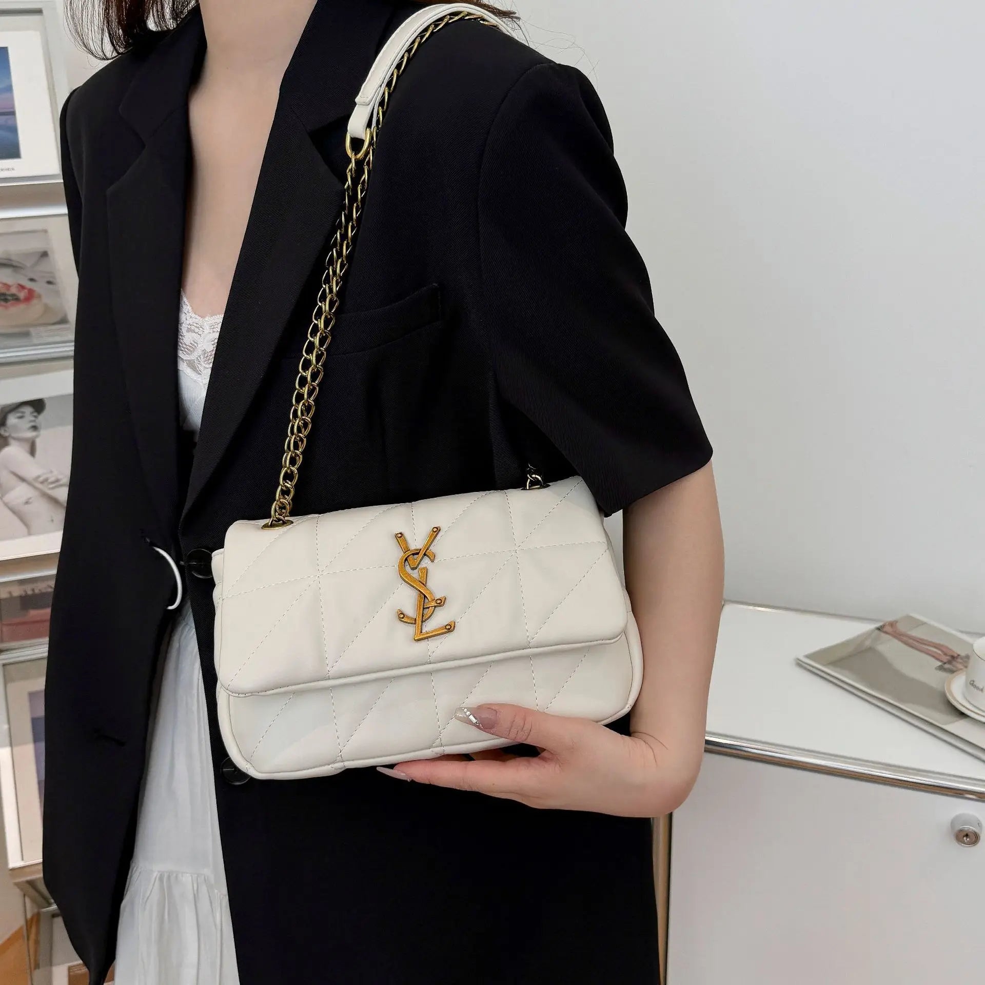 Luxury Handbag with  chic chain