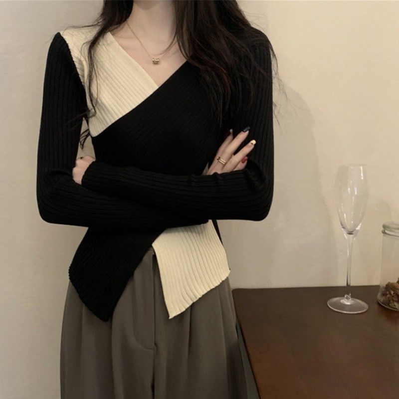 Queen Behaviour Knitted Sweater